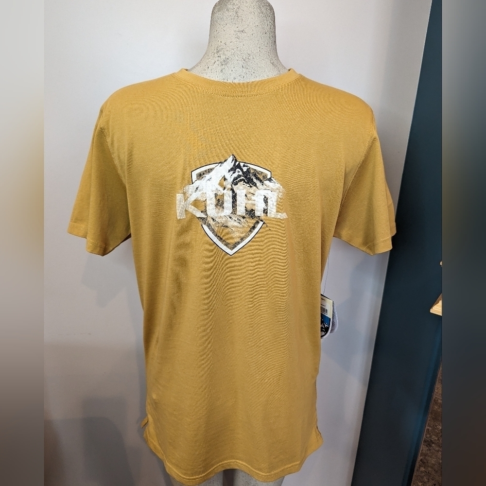 New KÜHL  Born in The Mountains Men’s T-Shirt  Gold With Mountain Graphic Size M